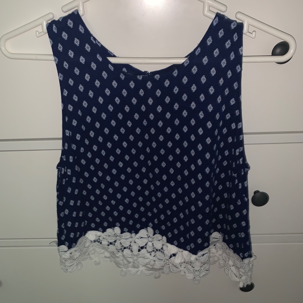 detailed tank top